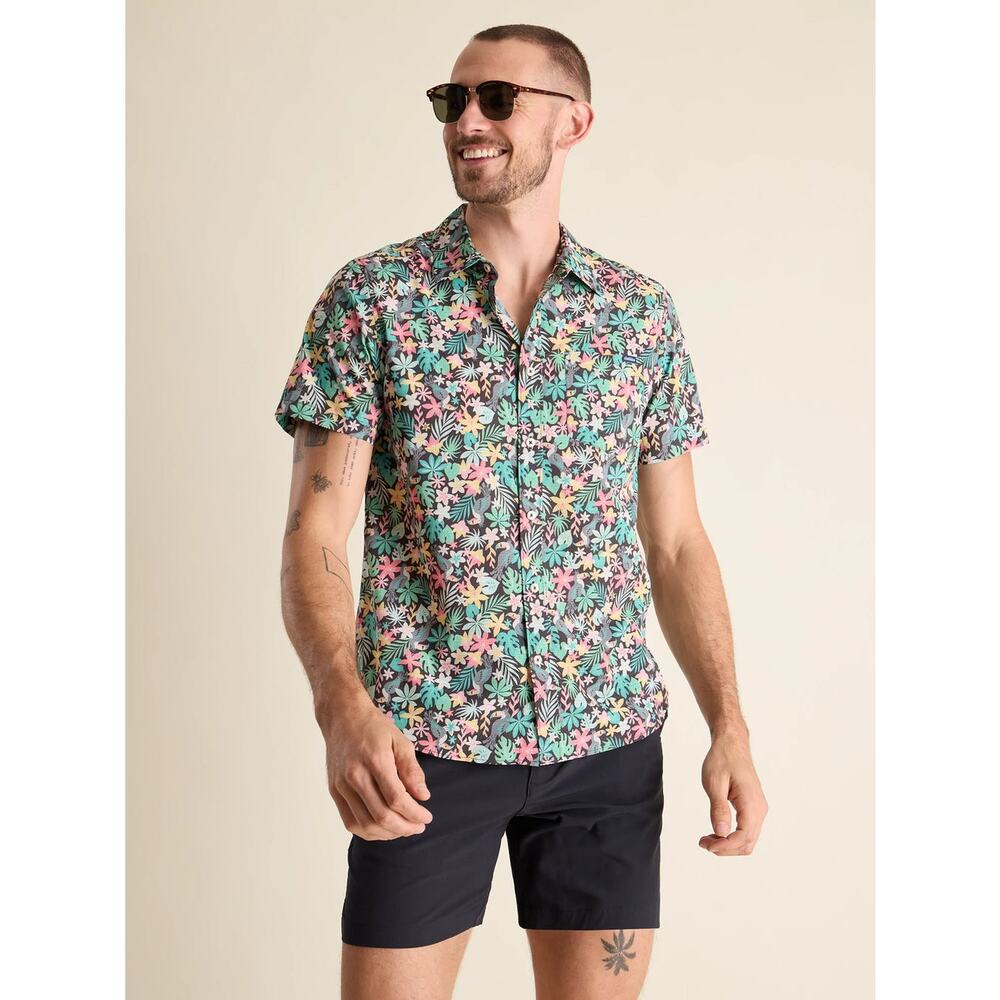 NWOT Chubbies The Bloomerang Tropical Toucan Floral Performance Shirt Golf L